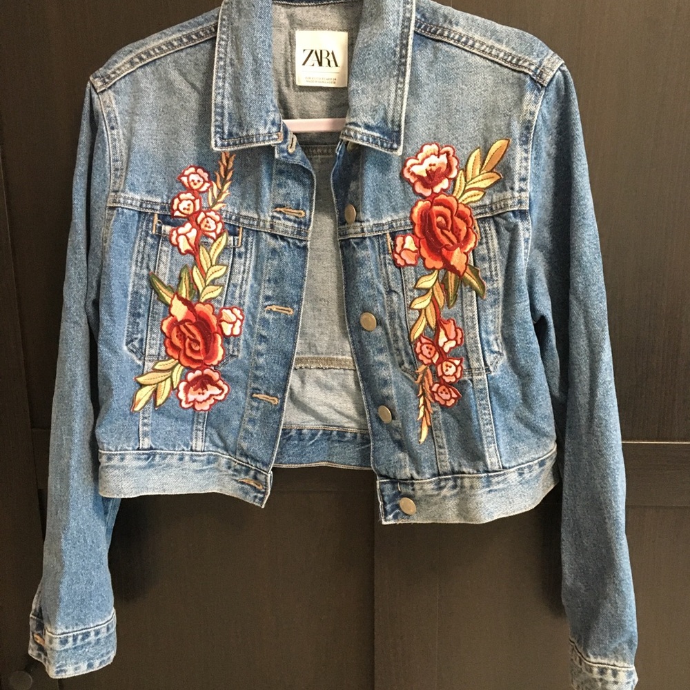Zara oversized Denim Embroidered Cropped Jacket XS